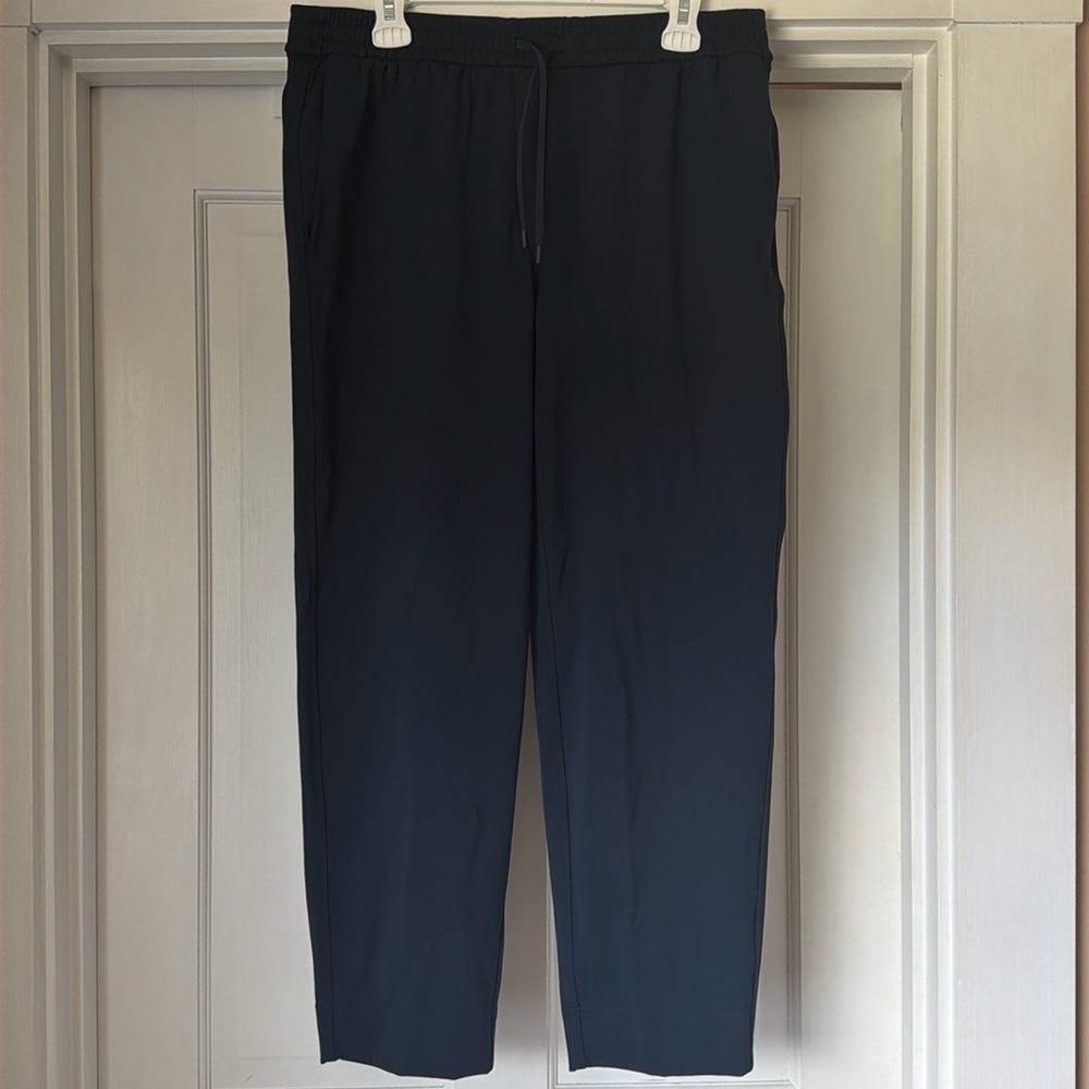 Lululemon tapered leg mid rise 7/8 pant luxtreme